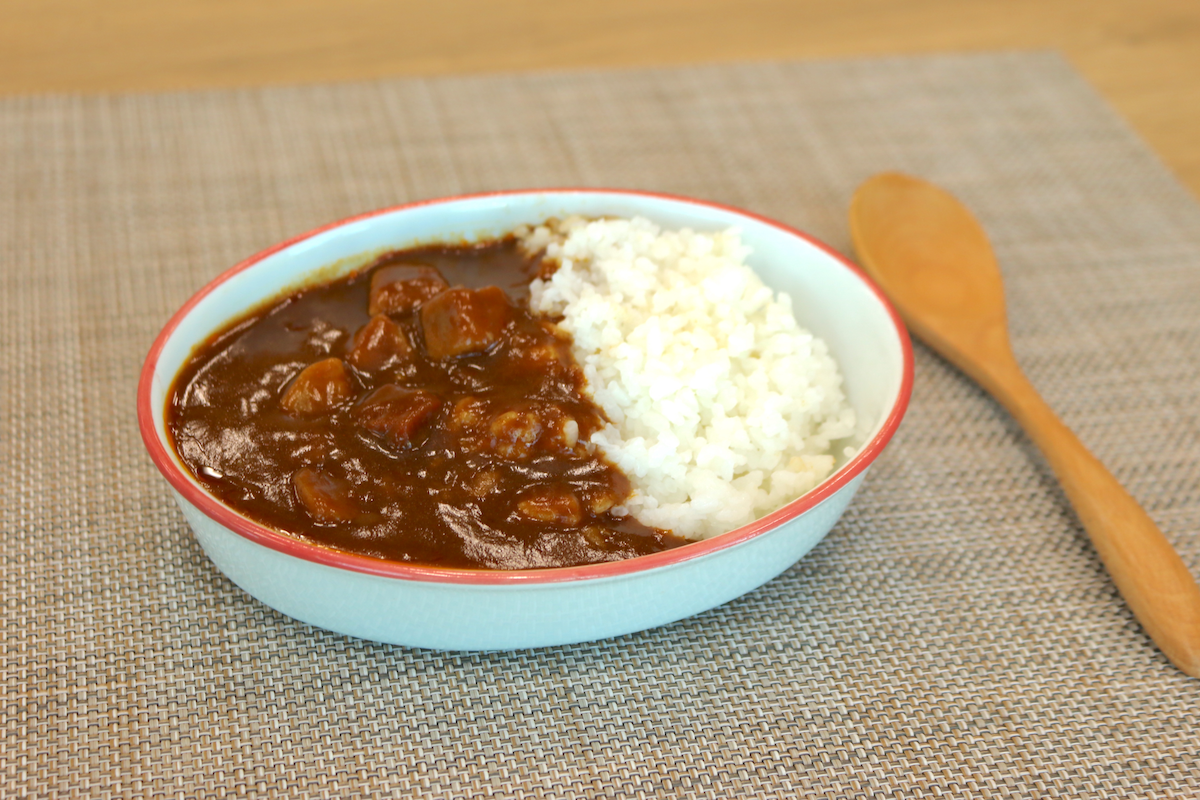 写真：盛り付けたカレー