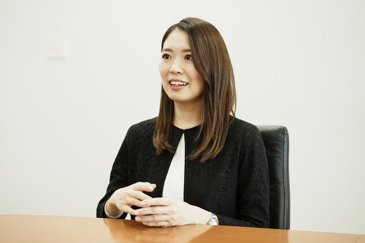 <記事内画像>インタビューに答える様子(藤井 明代さん)